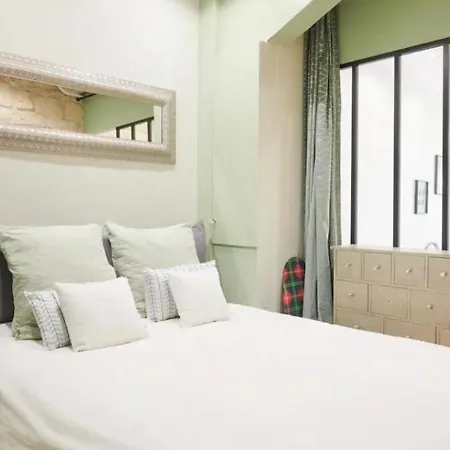 T2 With Wifi Near Montmartre * Paris