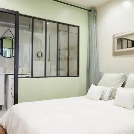 T2 With Wifi Near Montmartre * Paris